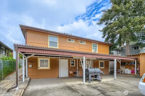 4207 S Bateman Street Seattle WA 98118