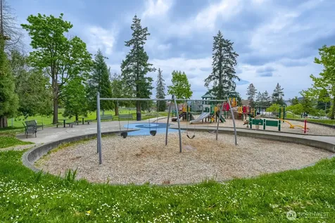 4207 S Bateman Street Seattle WA 98118