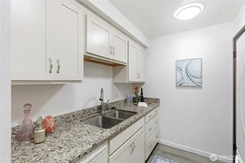 5620 200th Street SW Lynnwood WA 98036