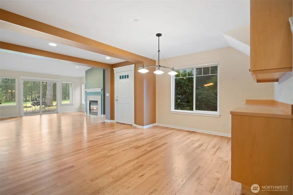 321 E Soderberg Road Allyn WA 98524