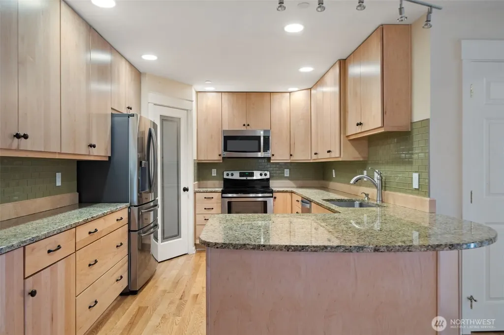 321 E Soderberg Road Allyn WA 98524