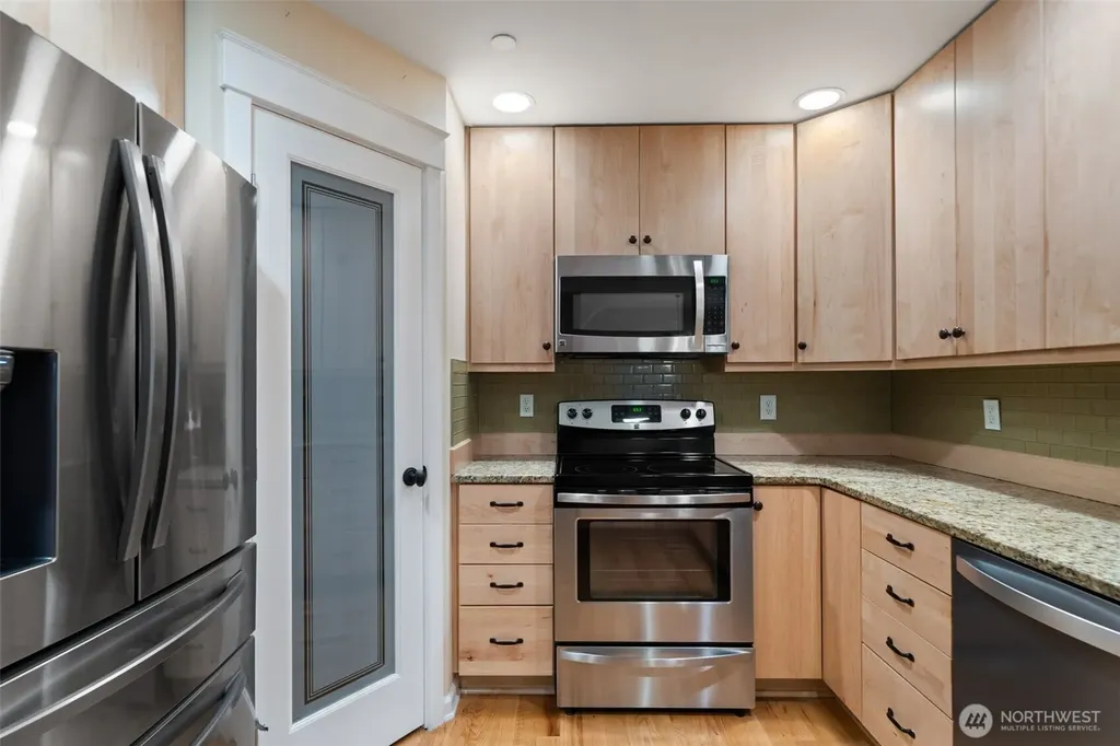 321 E Soderberg Road Allyn WA 98524