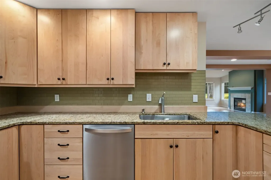 321 E Soderberg Road Allyn WA 98524