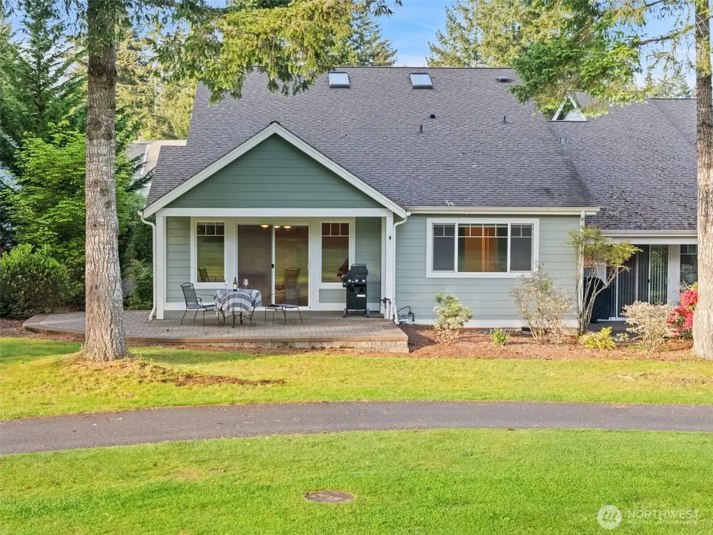 321 E Soderberg Road Allyn WA 98524