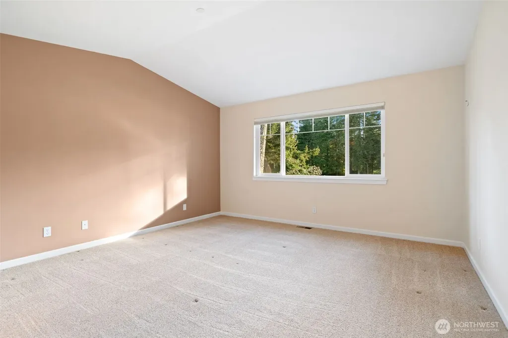 321 E Soderberg Road Allyn WA 98524