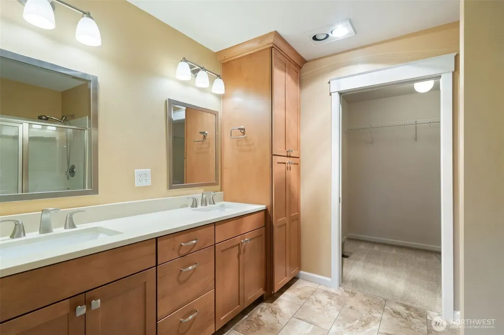 321 E Soderberg Road Allyn WA 98524