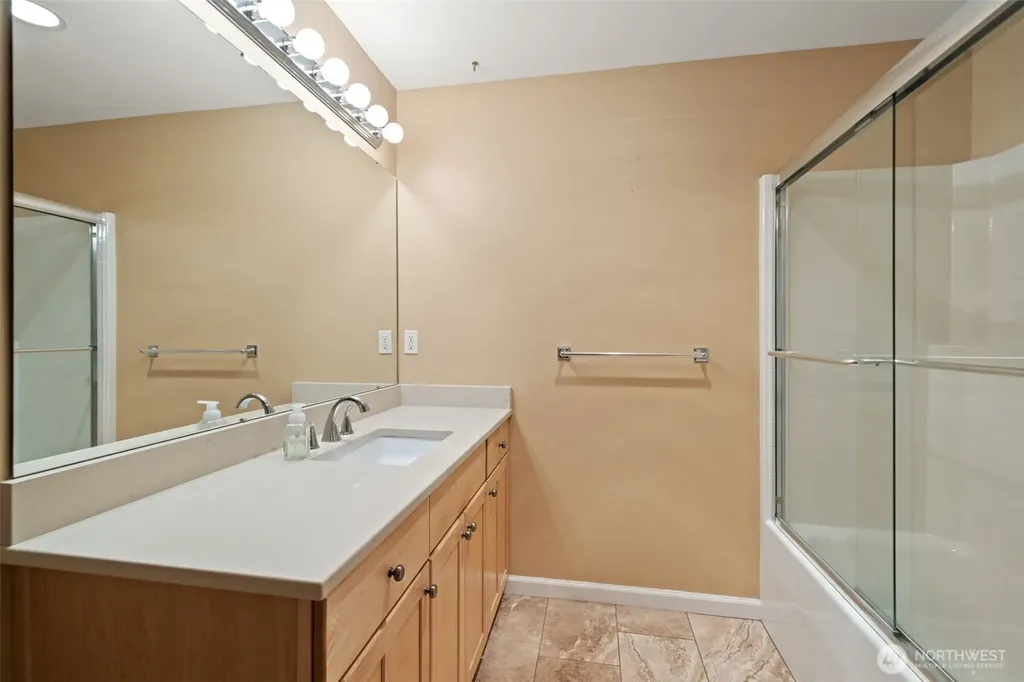 321 E Soderberg Road Allyn WA 98524