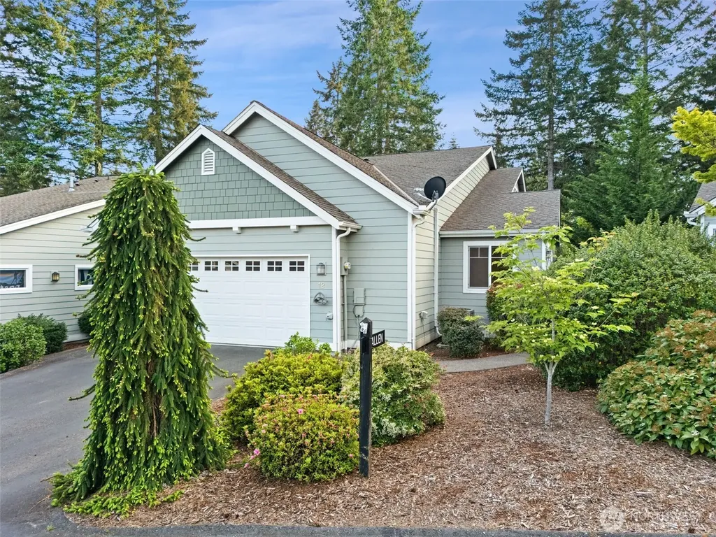 321 E Soderberg Road Allyn WA 98524