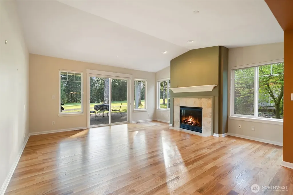 321 E Soderberg Road Allyn WA 98524
