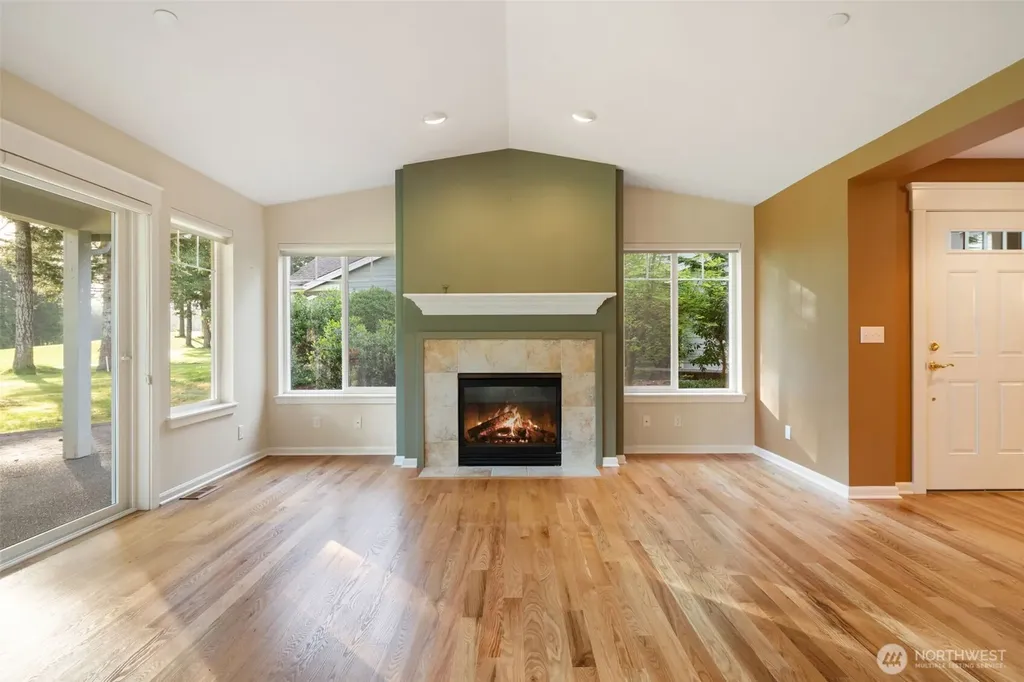 321 E Soderberg Road Allyn WA 98524