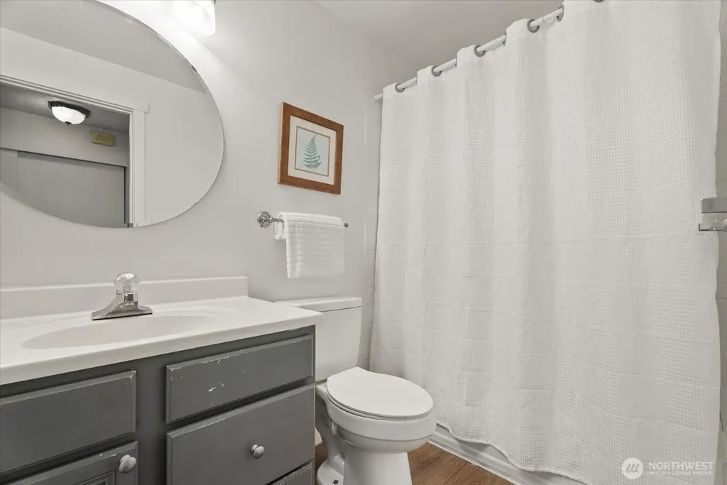 520 S 323rd Place Federal Way WA 98003