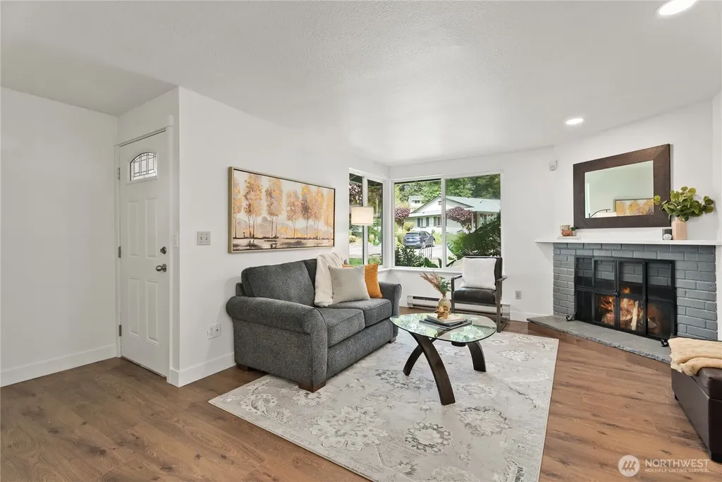 520 S 323rd Place Federal Way WA 98003