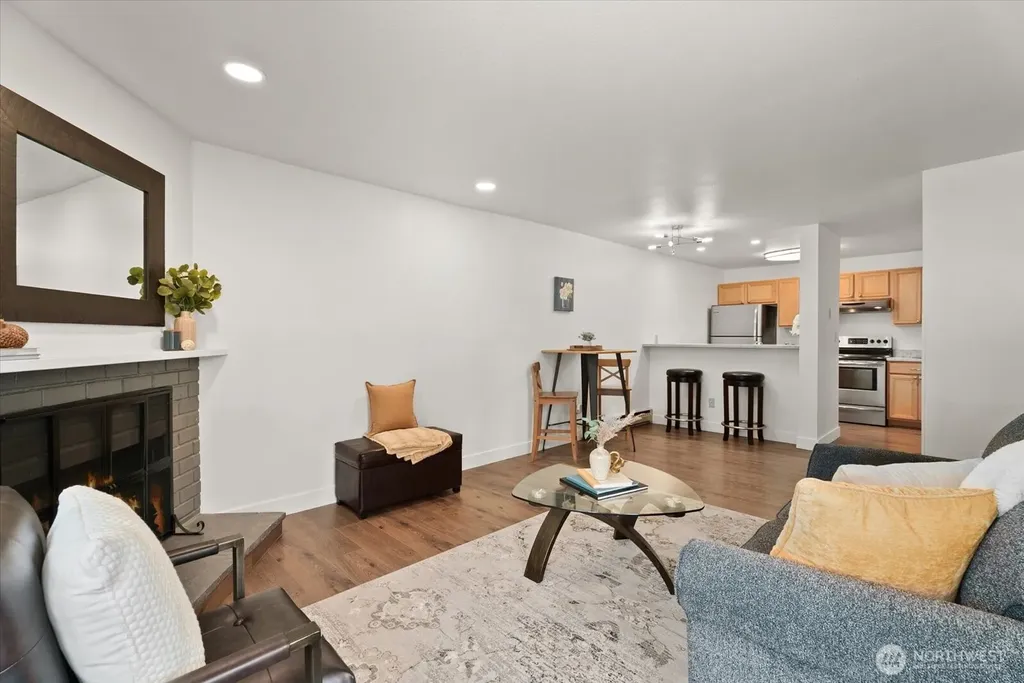 520 S 323rd Place Federal Way WA 98003