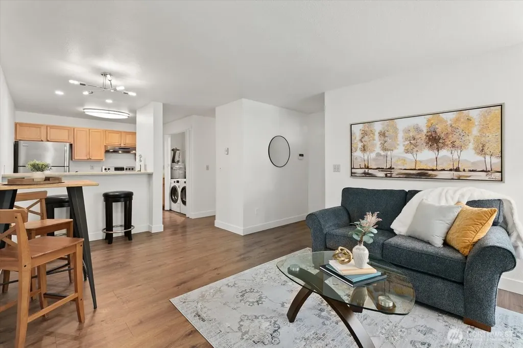 520 S 323rd Place Federal Way WA 98003