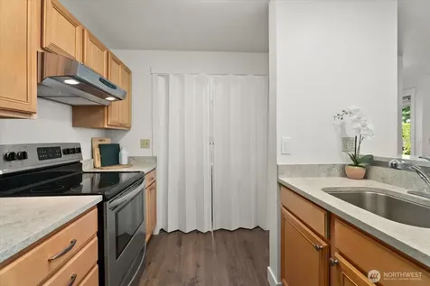 520 S 323rd Place Federal Way WA 98003