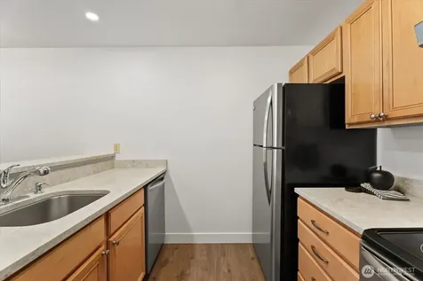 520 S 323rd Place Federal Way WA 98003
