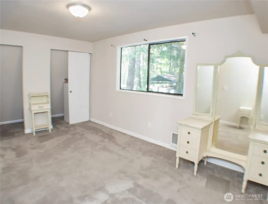 1130 E Timberlake Drive Shelton WA 98584