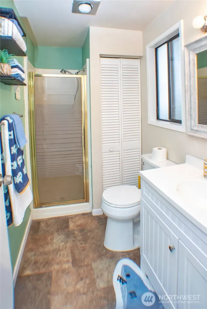 1130 E Timberlake Drive Shelton WA 98584