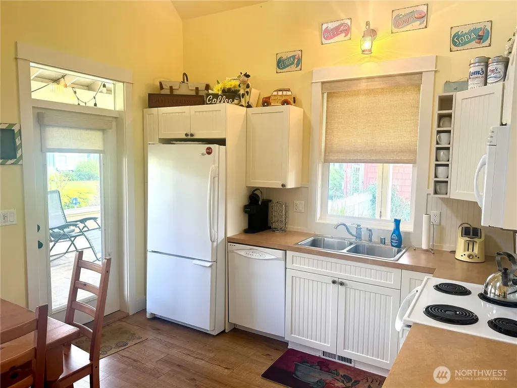 107 Barefoot Lane Oroville WA 98844
