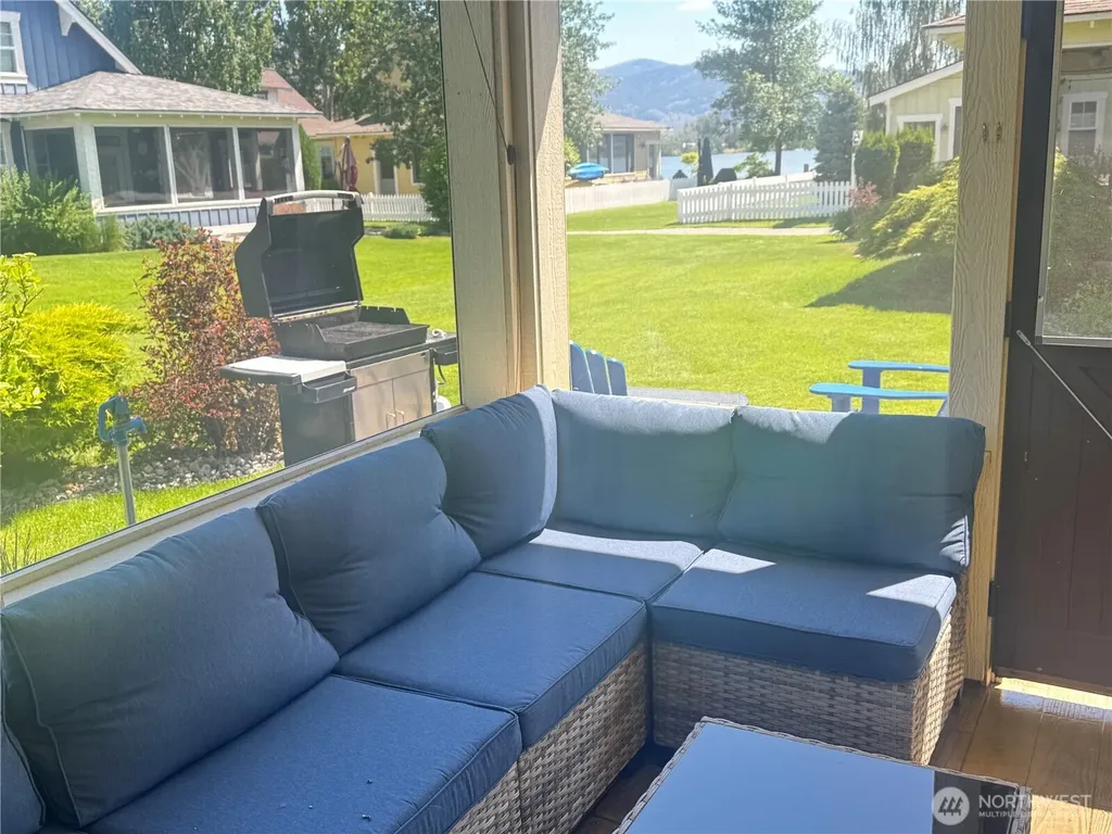 107 Barefoot Lane Oroville WA 98844