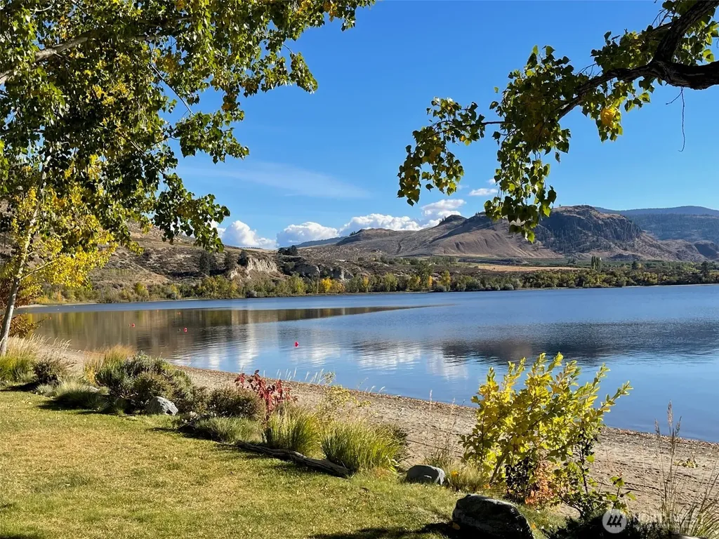 107 Barefoot Lane Oroville WA 98844