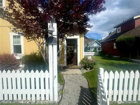 107 Barefoot Lane Oroville WA 98844