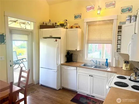 107 Barefoot Lane Oroville WA 98844