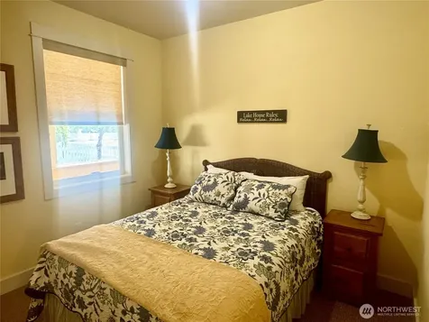 107 Barefoot Lane Oroville WA 98844