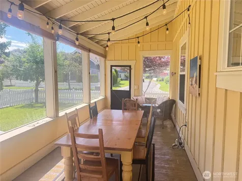 107 Barefoot Lane Oroville WA 98844