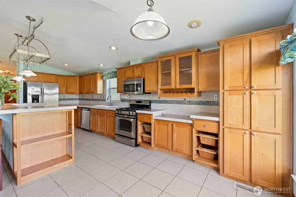 786 Frost Road Winlock WA 98596