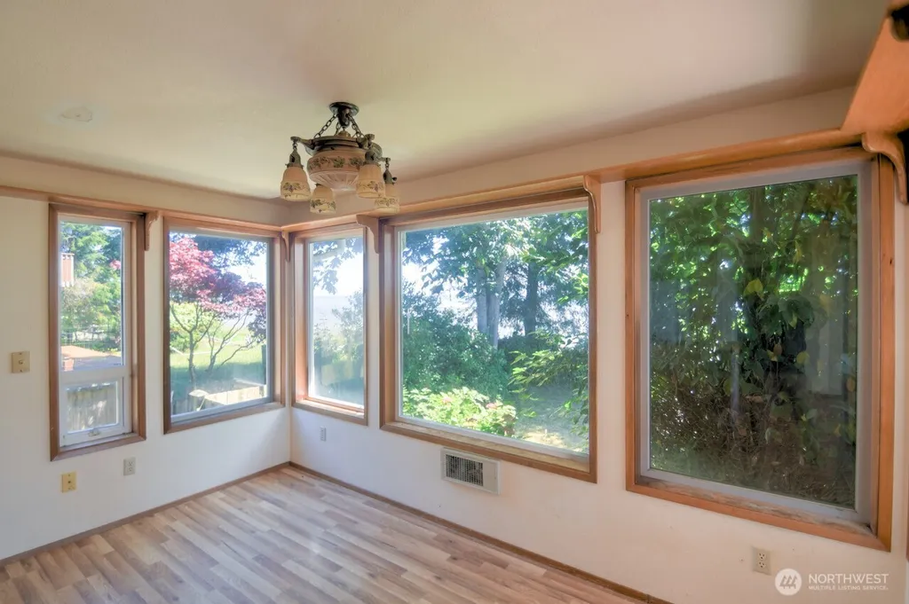 180 Sunrise Avenue SE Ocean Shores WA 98569