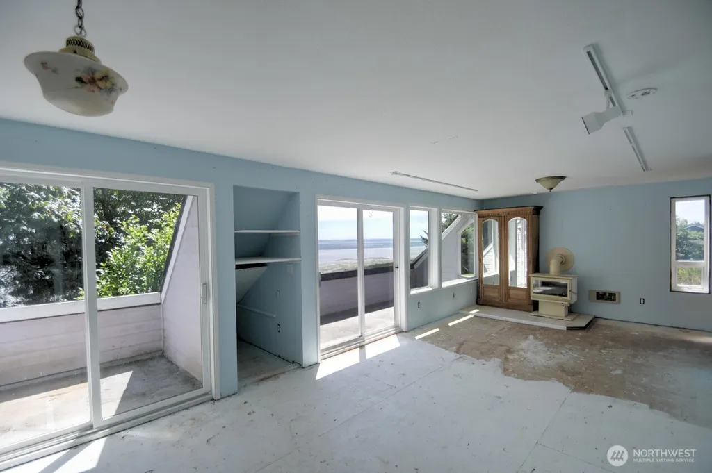 180 Sunrise Avenue SE Ocean Shores WA 98569