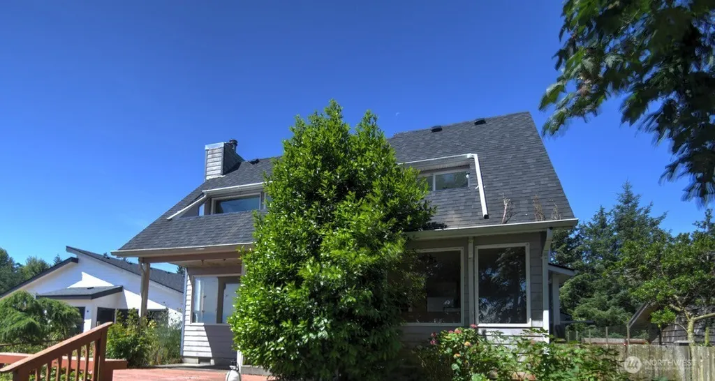 180 Sunrise Avenue SE Ocean Shores WA 98569