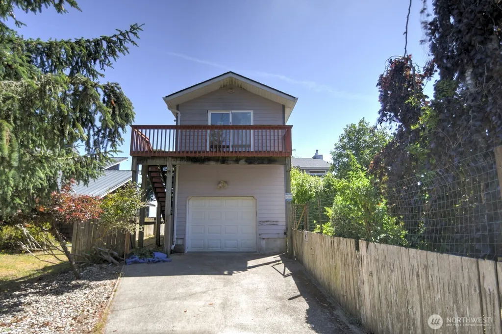 180 Sunrise Avenue SE Ocean Shores WA 98569