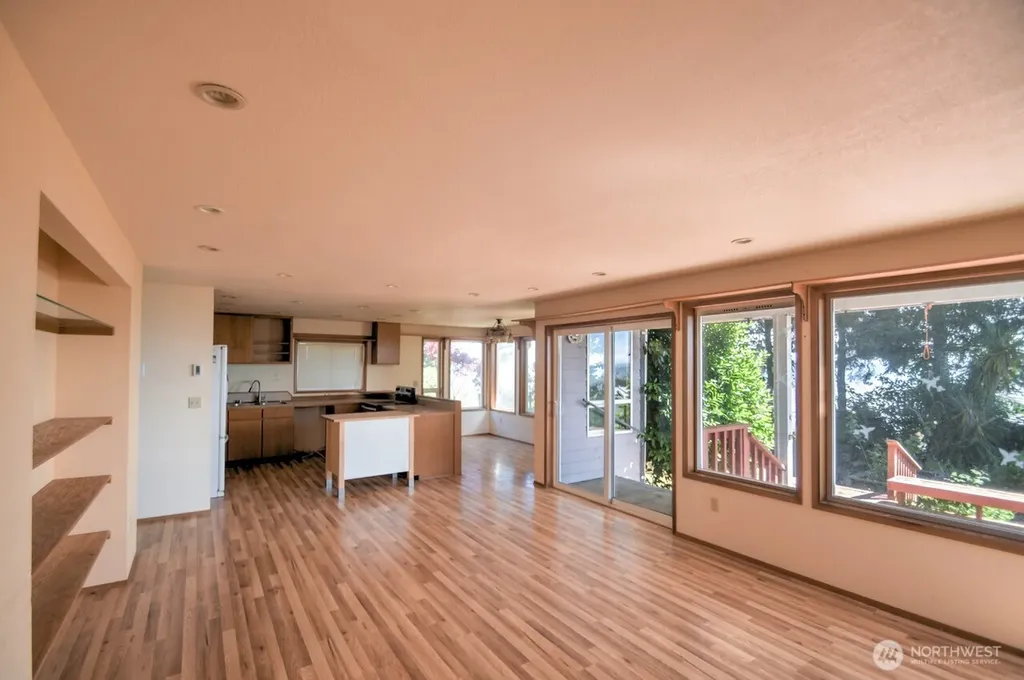180 Sunrise Avenue SE Ocean Shores WA 98569