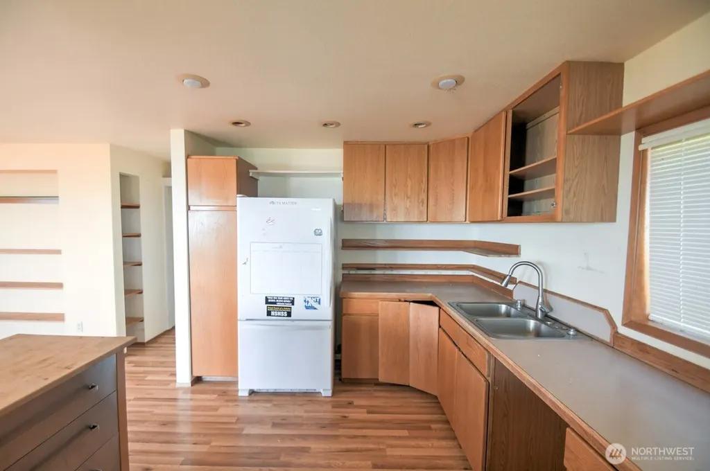 180 Sunrise Avenue SE Ocean Shores WA 98569