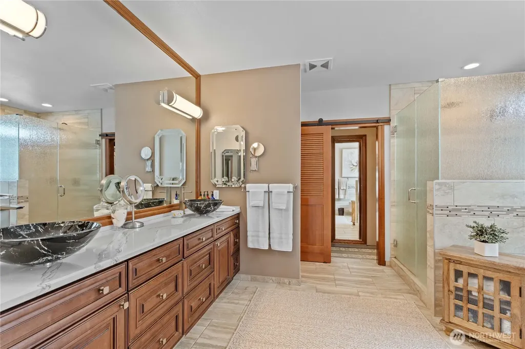1551 13th Court Fox Island WA 98333