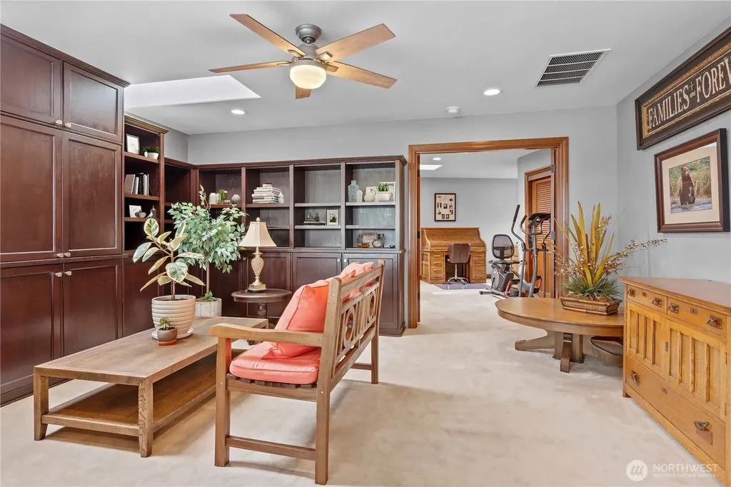 1551 13th Court Fox Island WA 98333