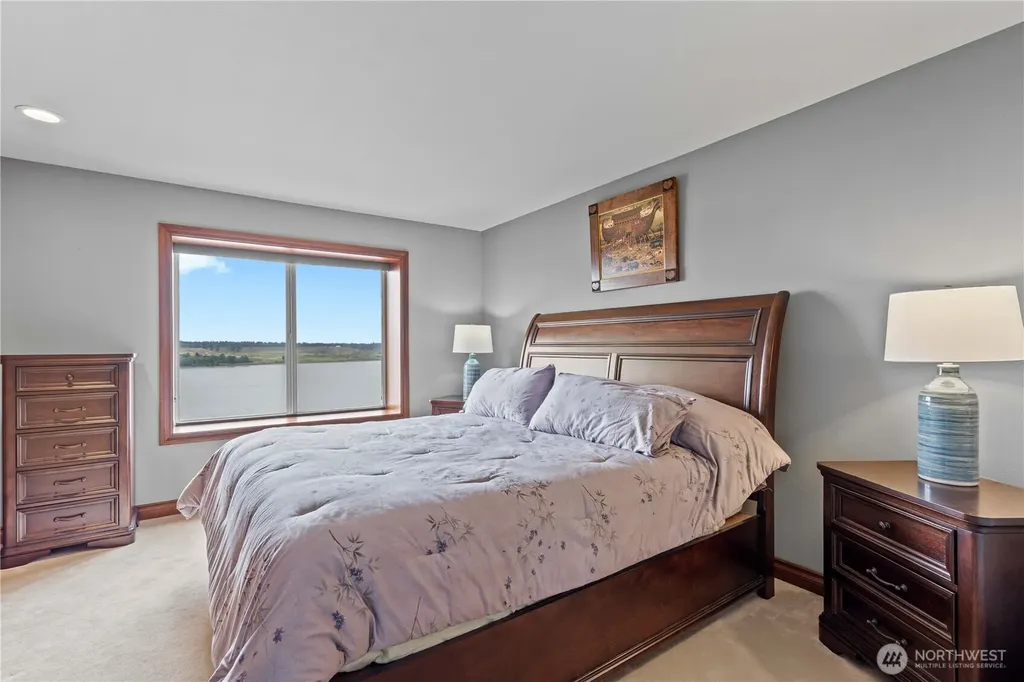 1551 13th Court Fox Island WA 98333