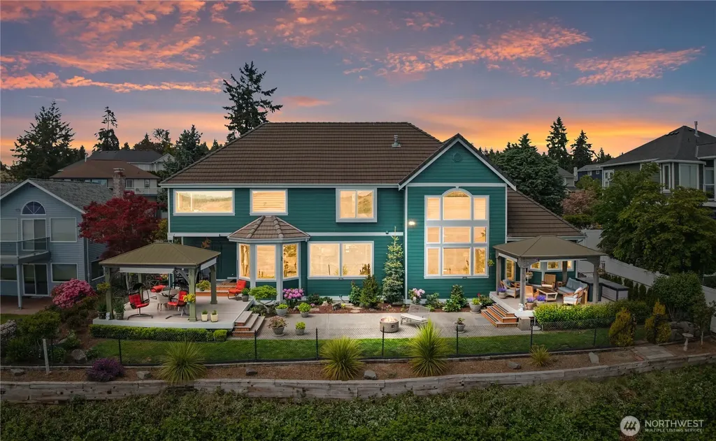 1551 13th Court Fox Island WA 98333