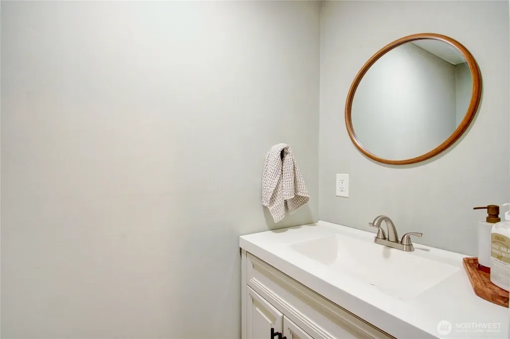348 NE Harvest Drive Oak Harbor WA 98277