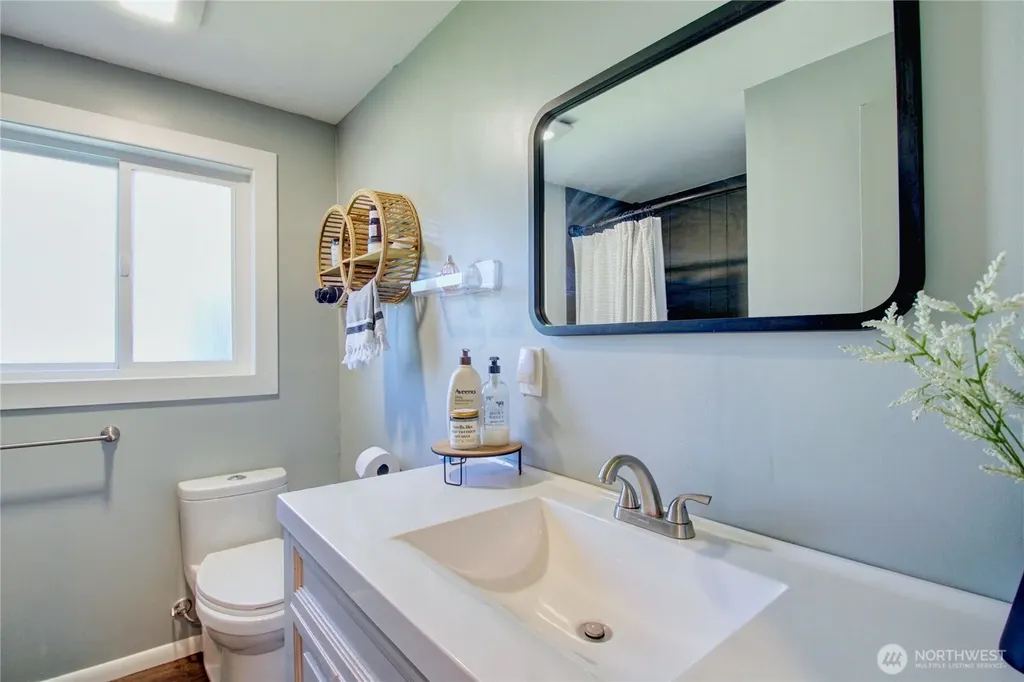 348 NE Harvest Drive Oak Harbor WA 98277