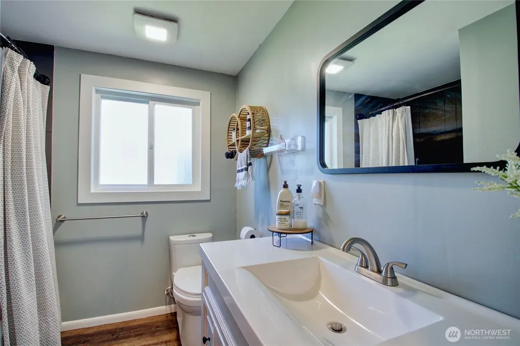 348 NE Harvest Drive Oak Harbor WA 98277