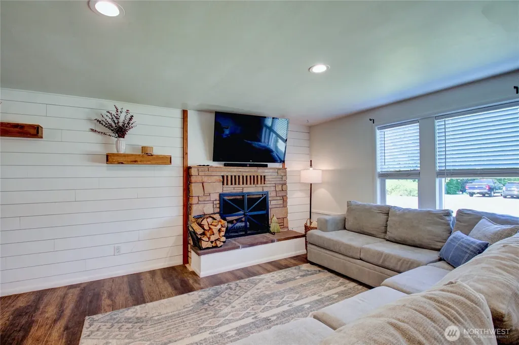 348 NE Harvest Drive Oak Harbor WA 98277
