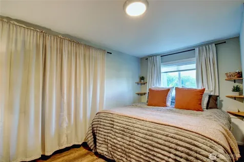 348 NE Harvest Drive Oak Harbor WA 98277
