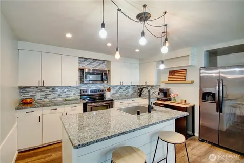 348 NE Harvest Drive Oak Harbor WA 98277