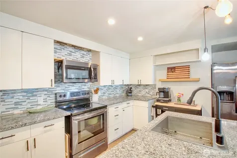 348 NE Harvest Drive Oak Harbor WA 98277