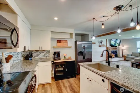 348 NE Harvest Drive Oak Harbor WA 98277