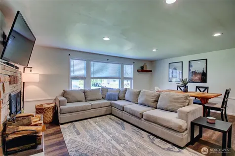 348 NE Harvest Drive Oak Harbor WA 98277