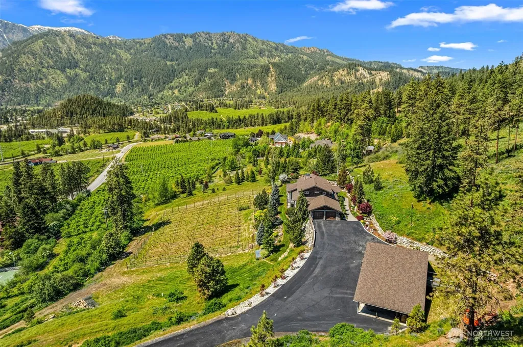 10665 North Road Leavenworth WA 98826